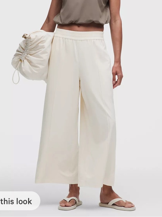 lululemon athletica Pants - Lululemon Breezily Cropped Pants in Light Ivory (Size M)